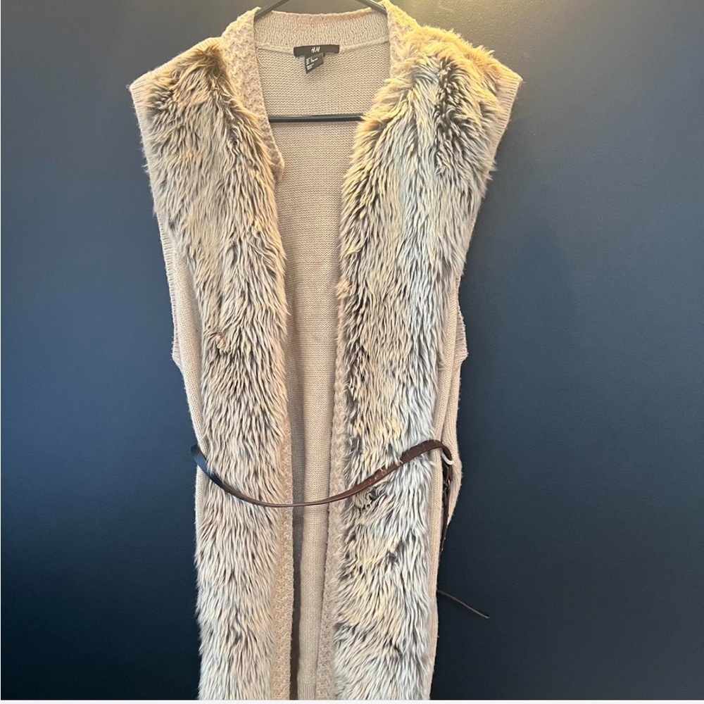 H&M light beige fur vest